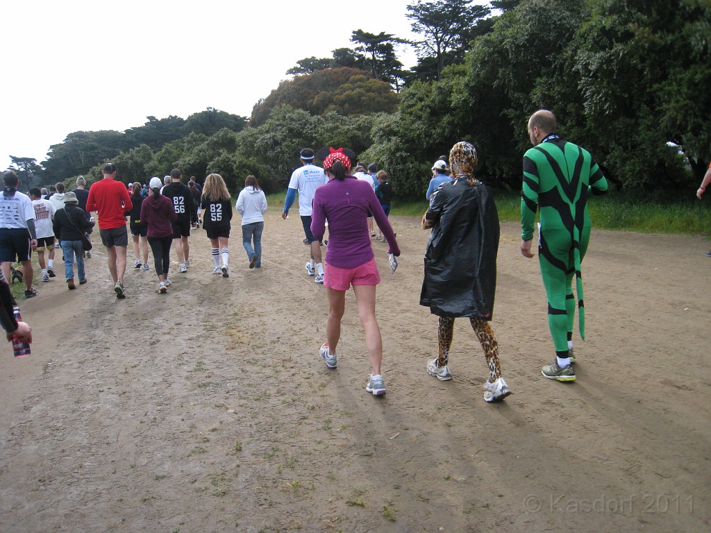 2011 Bay to Breakers Sunday 0595.JPG - I was able to participate in the 2011, 100th anniversary of the San Francisco Bay to Breakers 12K race. A great weekend for sight seeing and racing.